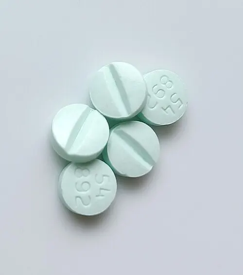 Pills and capsules - macujo hair detox shampoo